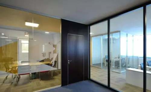 隔壁辦公區 (1).jpg 隔壁辦公區 (1).jpg